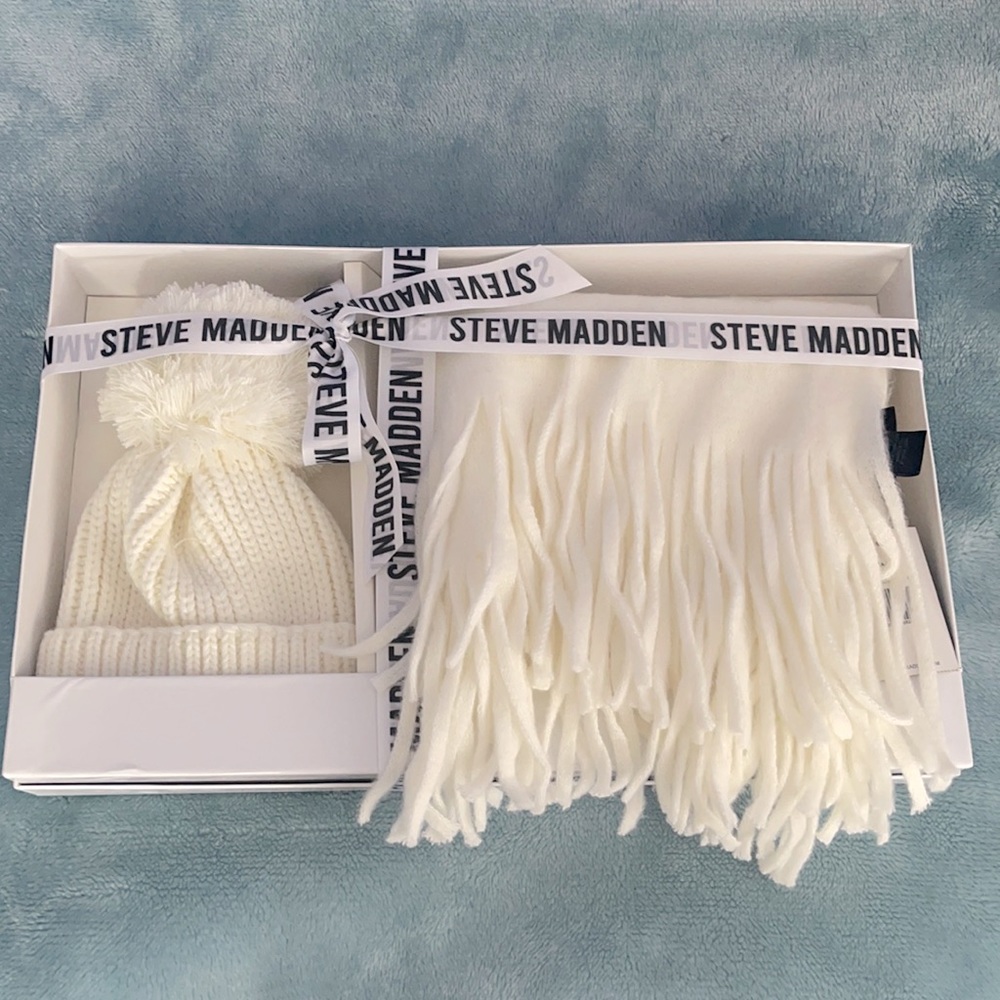 Steve Madden Hat and Scarf Set